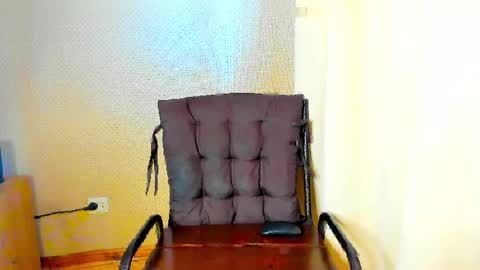 Snapshot of pola_xx chatting on March 2026 06:28:01 AM 9pm - 11pm GMT3 online show from March 2026 06:28:01 AM