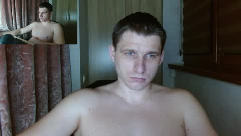 Poliglotjoe2 online show from April 2026 06:49:01 PM