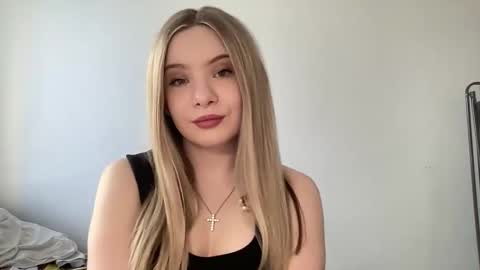 Snapshot of polishangel222 chatting on April 2026 02:37:01 PM polishangel222 online show from April 2026 02:37:01 PM