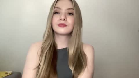 Snapshot of polishangel222 chatting on May 2026 04:37:01 PM polishangel222 online show from May 2026 04:37:01 PM