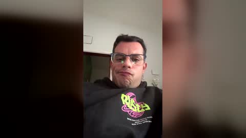 Snapshot of poll540539 chatting on April 2026 12:02:01 PM poll540539 online show from April 2026 12:02:01 PM