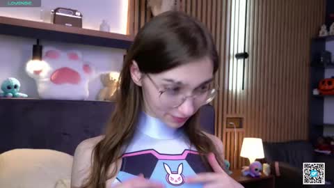 Polly online show from November 2025 07:29:01 AM