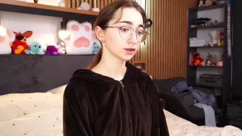 Polly online show from March 2026 07:37:02 AM