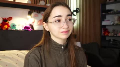 Snapshot of polly_bee chatting on March 2026 06:28:02 AM Polly online show from March 2026 06:28:02 AM