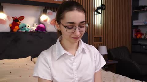 Polly online show from March 2026 12:10:02 PM