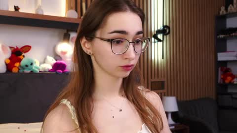 Polly online show from April 2026 03:53:01 PM