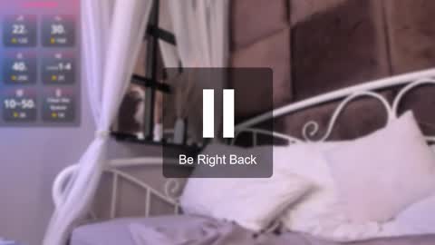 Polly online show from November 2025 09:02:02 PM