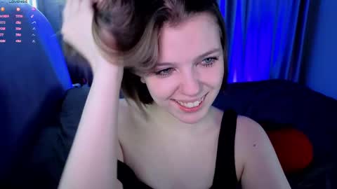 Snapshot of polly_rouge chatting on March 2026 07:18:02 PM Polly online show from March 2026 07:18:02 PM