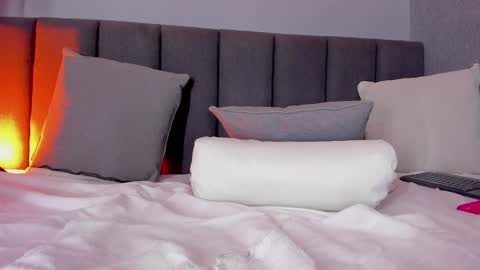 Snapshot of pollybabe_ chatting on January 2025 04:03:01 PM POLLY online show from January 2025 04:03:01 PM