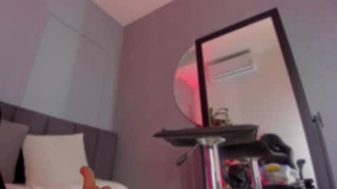 Snapshot of pollybabe_ chatting on November 2025 10:37:02 AM POLLY online show from November 2025 10:37:02 AM