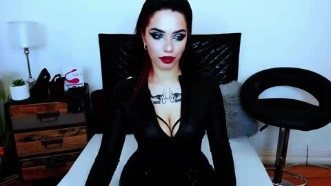 Polly online show from March 2025 01:53:02 AM