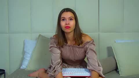 Snapshot of pollylanders chatting on March 2026 08:12:02 PM Polly online show from March 2026 08:12:02 PM