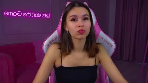 Snapshot of pollylanders chatting on March 2026 07:57:02 AM Polly online show from March 2026 07:57:02 AM