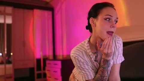 Megan.online  online show from September 2025 07:24:02 PM