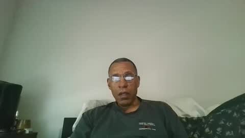 poolguy2496 online show from December 2025 05:39:02 PM