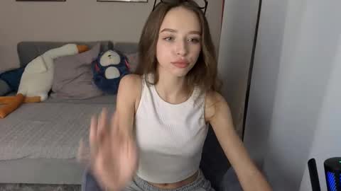 Snapshot of poopl_19 chatting on October 2025 05:46:01 PM Cindy online show from October 2025 05:46:01 PM