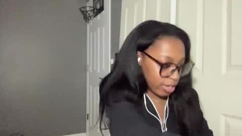 Snapshot of popasprincess chatting on December 2024 03:09:02 AM princess online show from December 2024 03:09:02 AM