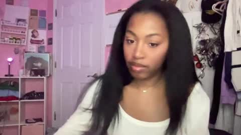 Snapshot of popasprincess chatting on December 2024 03:02:02 AM princess online show from December 2024 03:02:02 AM