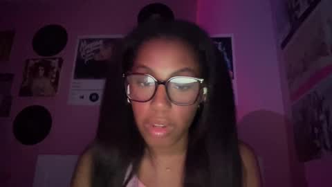 Snapshot of popasprincess chatting on December 2024 03:04:02 AM princess online show from December 2024 03:04:02 AM