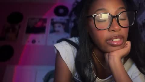 Snapshot of popasprincess chatting on January 2025 03:42:02 AM princess online show from January 2025 03:42:02 AM