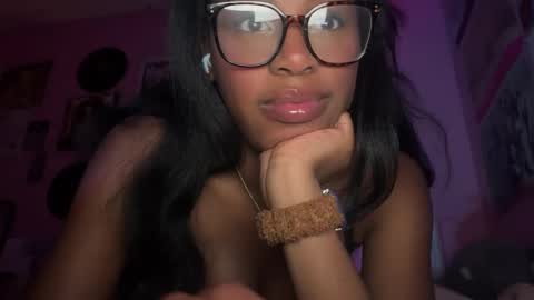 Snapshot of popasprincess chatting on January 2025 03:29:02 AM princess online show from January 2025 03:29:02 AM