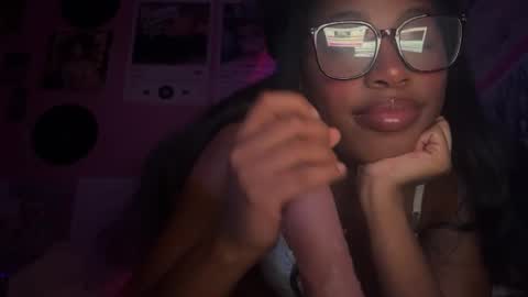 Snapshot of popasprincess chatting on January 2025 03:18:01 AM princess online show from January 2025 03:18:01 AM