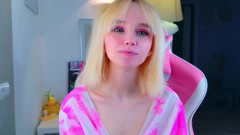 Snapshot of popjenny chatting on April 2026 06:18:01 AM Hi Daddy Im Jane online show from April 2026 06:18:01 AM