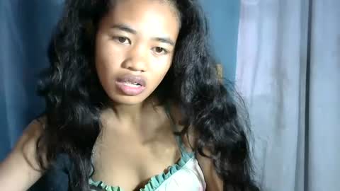 Snapshot of poppy_kelley chatting on May 2026 04:42:02 AM Lilly online show from May 2026 04:42:02 AM