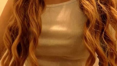 Snapshot of poppybloopy chatting on September 2025 06:18:02 PM April online show from September 2025 06:18:02 PM