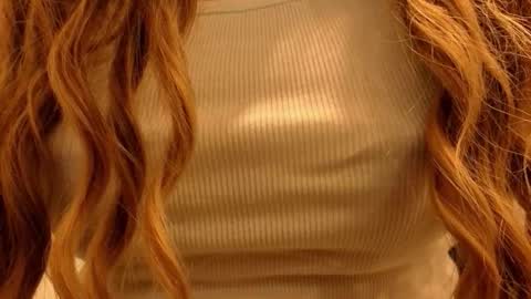 Snapshot of poppybloopy chatting on September 2025 06:11:02 PM April online show from September 2025 06:11:02 PM