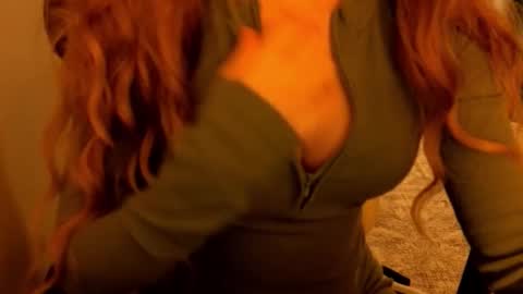 Snapshot of poppybloopy chatting on October 2025 06:18:02 PM April online show from October 2025 06:18:02 PM