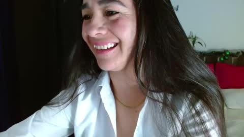 Snapshot of porcelainlux chatting on December 2024 04:11:01 AM porcelainlux online show from December 2024 04:11:01 AM