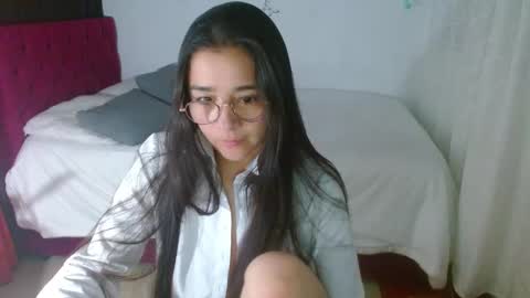 Snapshot of porcelainlux chatting on February 2025 03:25:02 AM porcelainlux online show from February 2025 03:25:02 AM