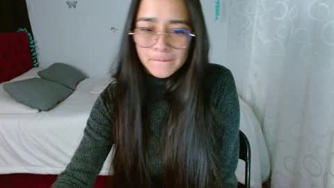 Snapshot of porcelainlux chatting on March 2025 05:03:02 AM porcelainlux online show from March 2025 05:03:02 AM