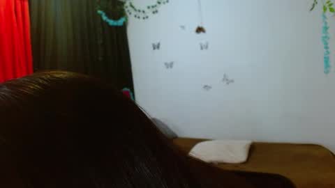 Snapshot of porcelainlux chatting on March 2025 08:31:01 PM porcelainlux online show from March 2025 08:31:01 PM