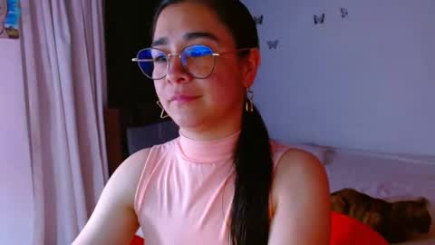 Snapshot of porcelainlux chatting on September 2025 04:48:02 AM porcelainlux online show from September 2025 04:48:02 AM