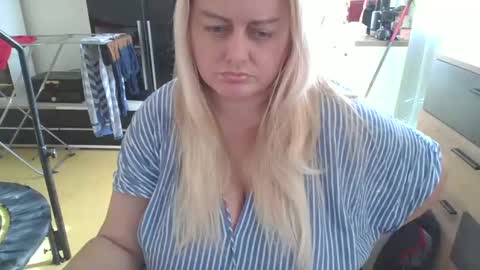 Snapshot of pornbusty chatting on February 2025 09:47:02 AM MelissOfficial online show from February 2025 09:47:02 AM