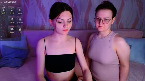 Snapshot of pornostendup chatting on March 2026 07:54:01 PM Ana and Tati online show from March 2026 07:54:01 PM