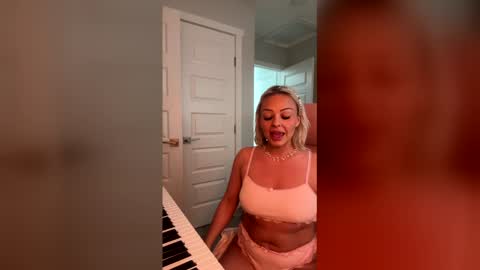 Snapshot of porschabendz chatting on April 2026 08:44:01 PM Porscha Bendz online show from April 2026 08:44:01 PM