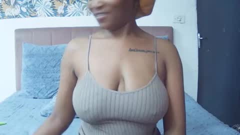 Snapshot of portableamber chatting on December 2025 11:49:02 AM portableamber online show from December 2025 11:49:02 AM