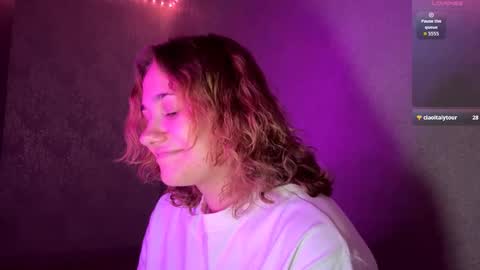 Anna Vdovoch online show from October 2025 02:47:02 PM