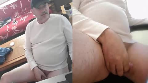 Snapshot of portlandjacob chatting on January 2025 07:52:01 PM portlandjacob online show from January 2025 07:52:01 PM