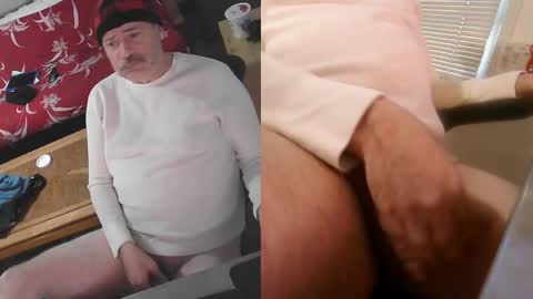 Snapshot of portlandjacob chatting on January 2025 03:39:02 PM portlandjacob online show from January 2025 03:39:02 PM