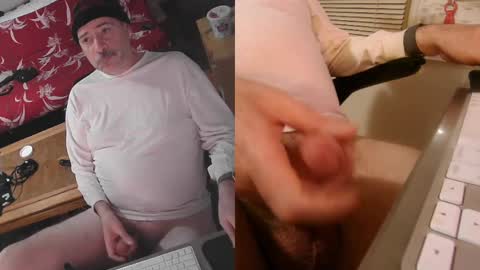 Snapshot of portlandjacob chatting on January 2025 01:02:01 PM portlandjacob online show from January 2025 01:02:01 PM