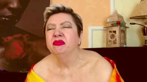 Snapshot of posh_lady chatting on April 2026 12:57:02 AM LADY POSH online show from April 2026 12:57:02 AM