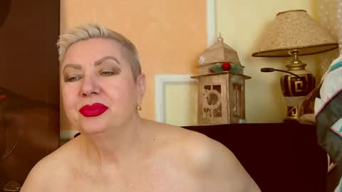 Snapshot of posh_lady chatting on May 2026 09:41:02 PM LADY POSH online show from May 2026 09:41:02 PM