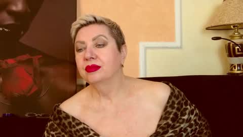 Snapshot of posh_lady chatting on June 2026 09:35:02 PM LADY POSH online show from June 2026 09:35:02 PM