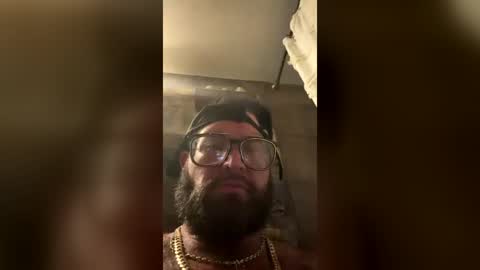 Snapshot of poundsquad305 chatting on June 2026 11:19:05 AM poundsquad305 online show from June 2026 11:19:05 AM