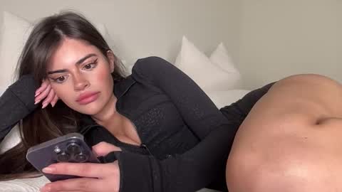 Snapshot of poutyselena chatting on March 2026 11:08:02 PM Selena online show from March 2026 11:08:02 PM