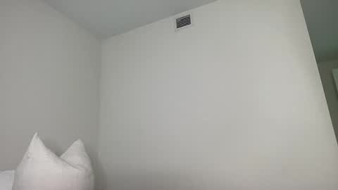 Snapshot of poutyselena chatting on April 2026 09:01:01 PM Selena online show from April 2026 09:01:01 PM